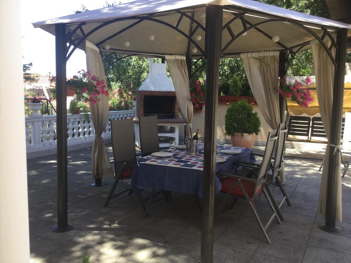 Holiday Home Villa Romantica Sveti Filip i Jakov Zewnętrze zdjęcie